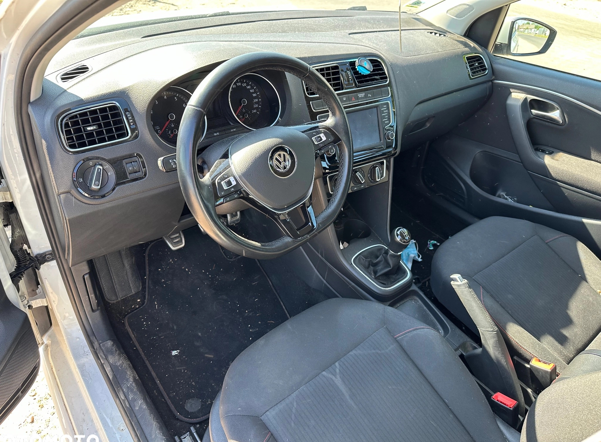 Volkswagen Polo cena 21000 przebieg: 101813, rok produkcji 2017 z Pruszków małe 137